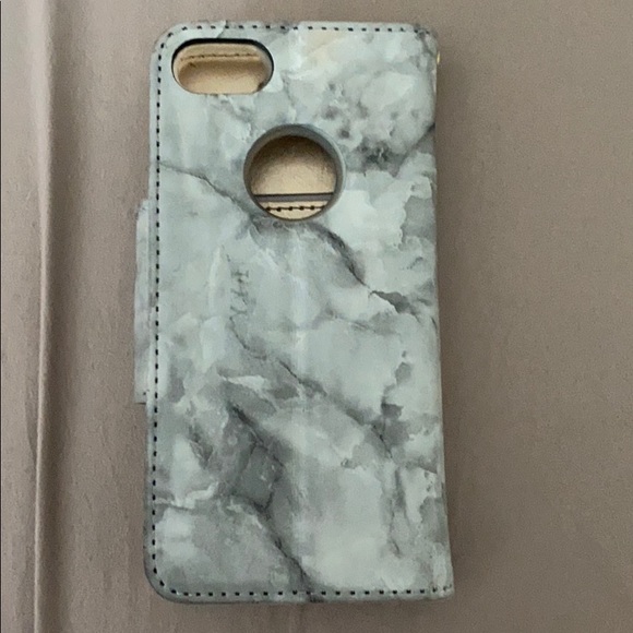 iPhone 7 case - Picture 2 of 3
